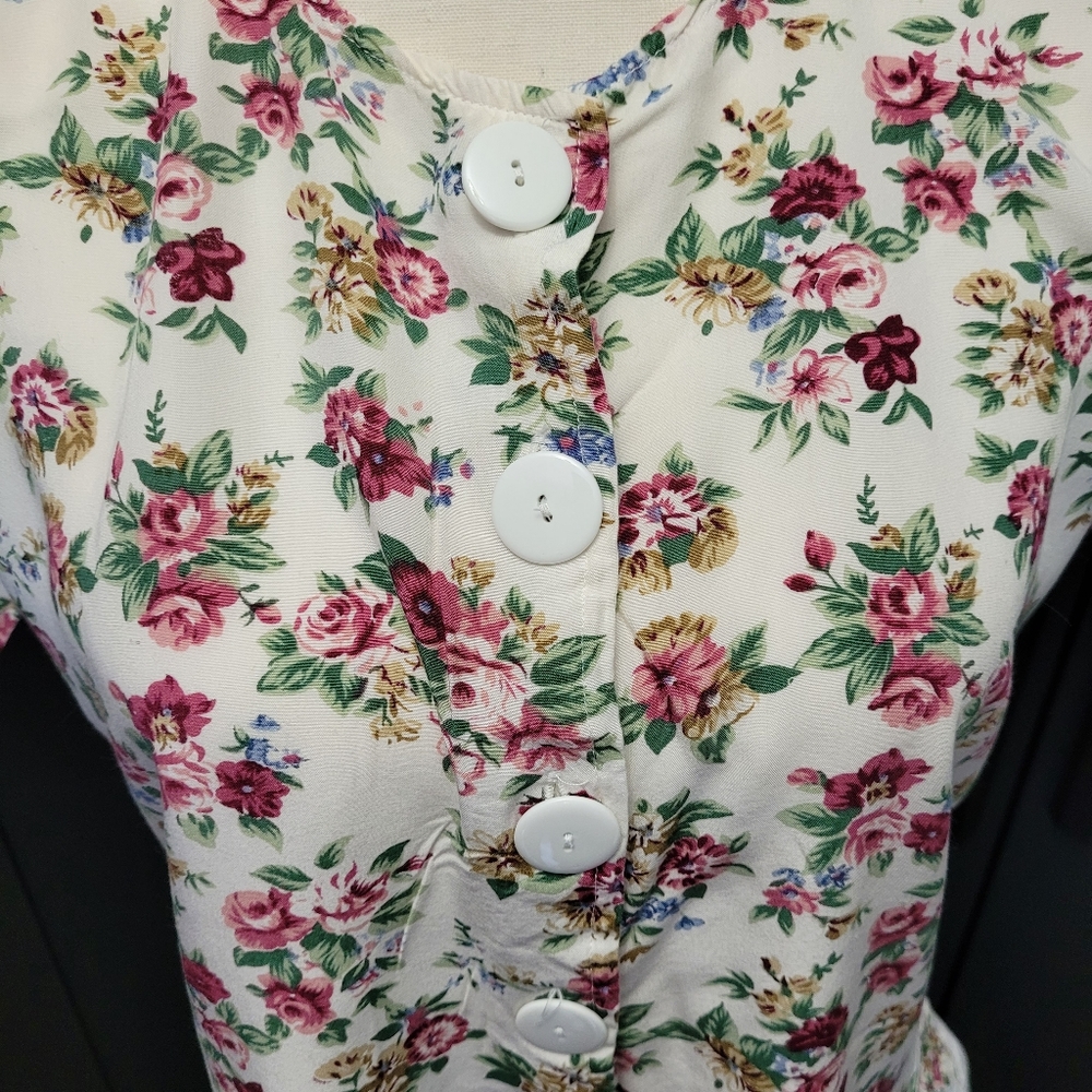 Vintage 1990s Off the Coast two piece coordinated top and shorts set - Picture 2 of 8